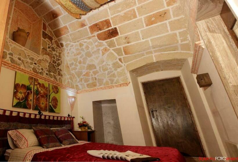 Exedra Holiday House