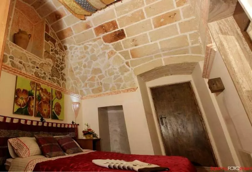 Exedra Holiday House