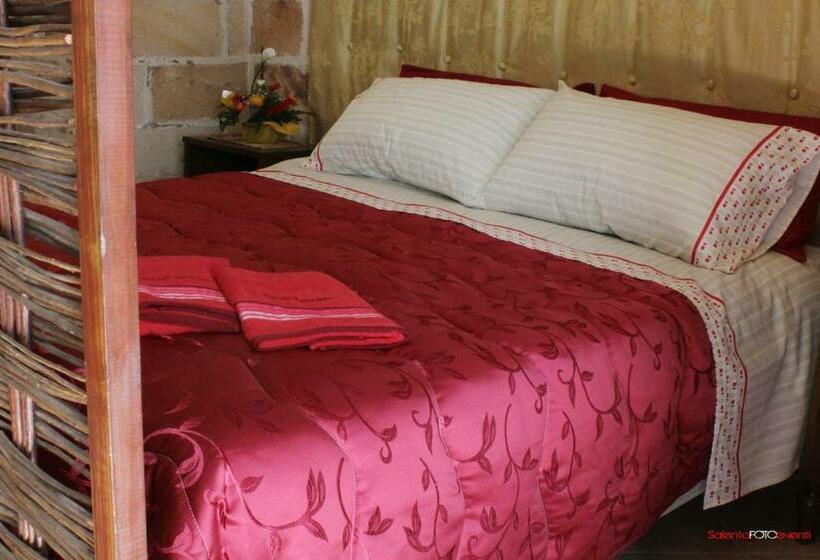 Exedra Holiday House