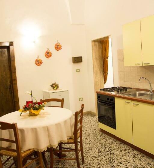 Exedra Holiday House