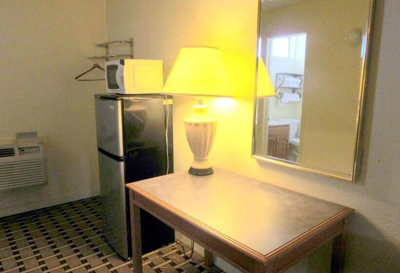 فندق Budget Host Inn