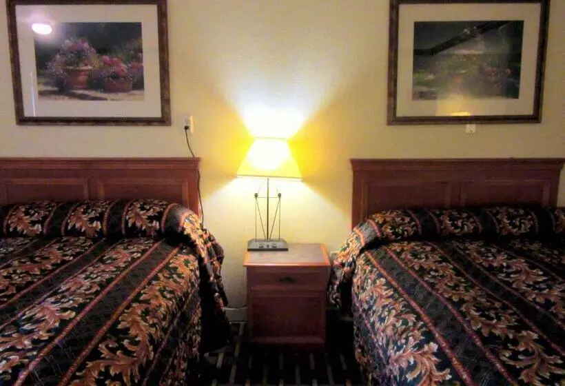 בית מלון כפרי Budget Host Inn