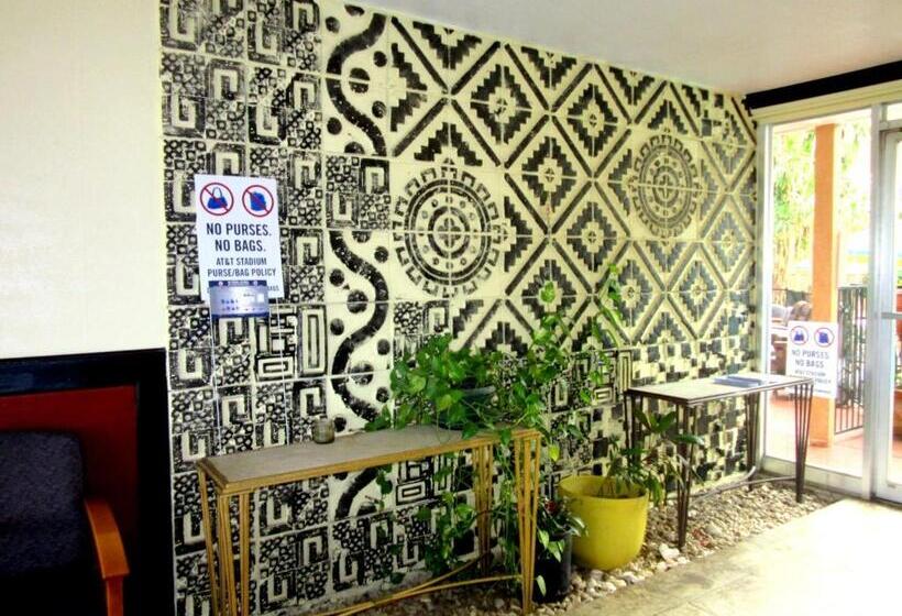 فندق Budget Host Inn