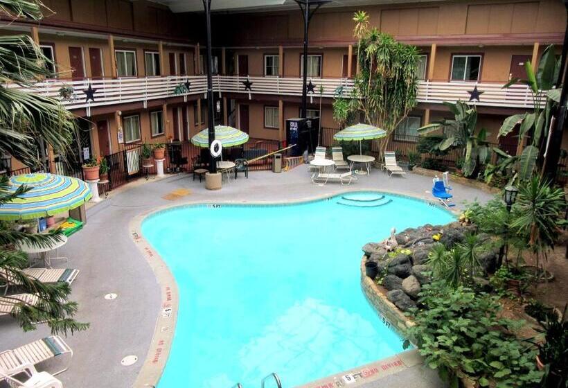 فندق Budget Host Inn