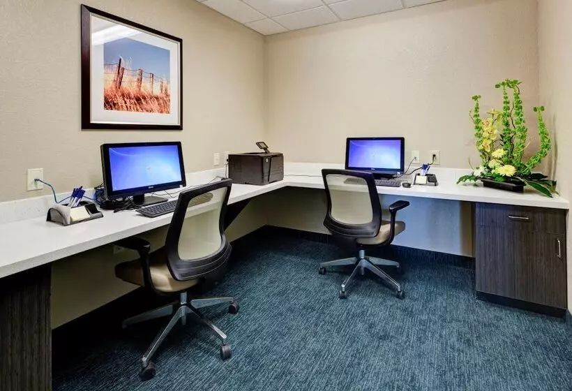 Отель Candlewood Suites Manhattan, An Ihg