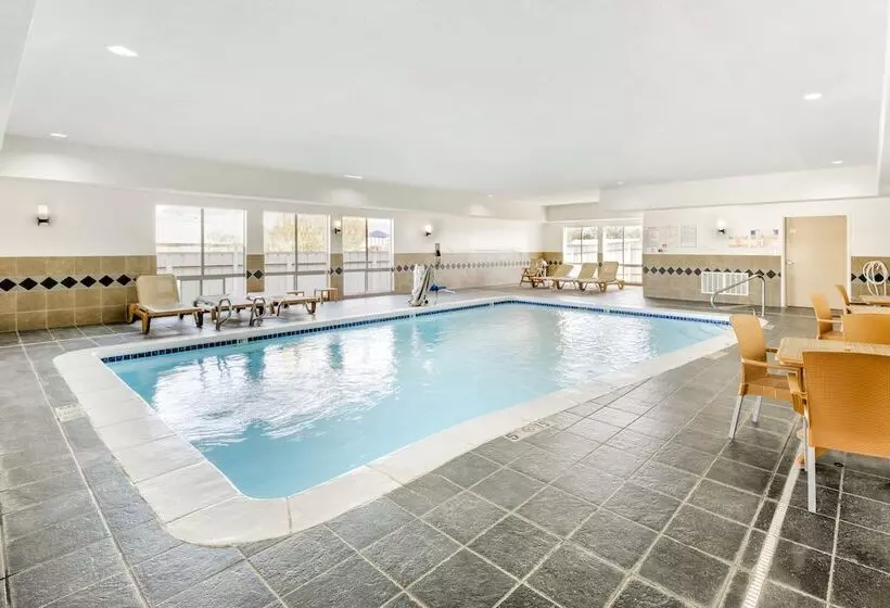 ホテル Comfort Suites