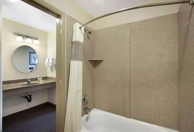 酒店 Days Inn By Wyndham Beaver