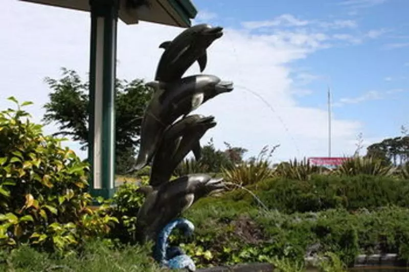 Отель Emerald Dolphin Inn & Mini Golf