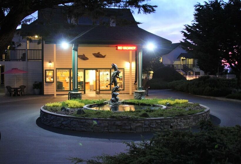 فندق Emerald Dolphin Inn & Mini Golf