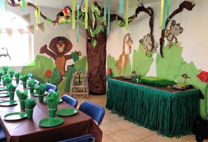 فندق Emerald Dolphin Inn & Mini Golf