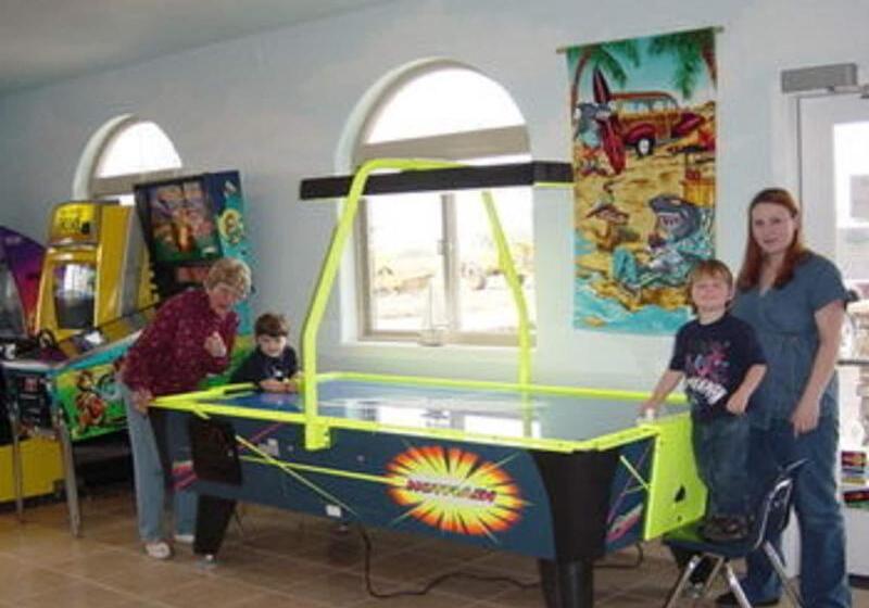 فندق Emerald Dolphin Inn & Mini Golf