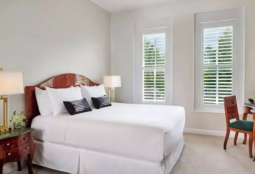 Отель Inn At Carnall Hall