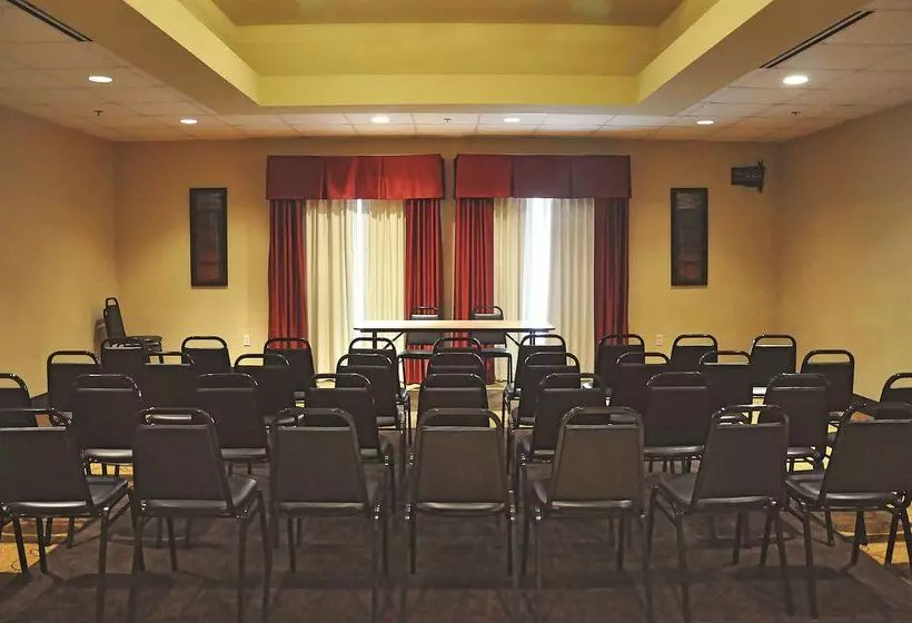 酒店 La Quinta Inn & Suites By Wyndham Hammond