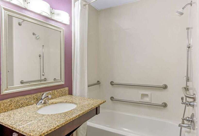 호텔 La Quinta Inn & Suites By Wyndham Hammond