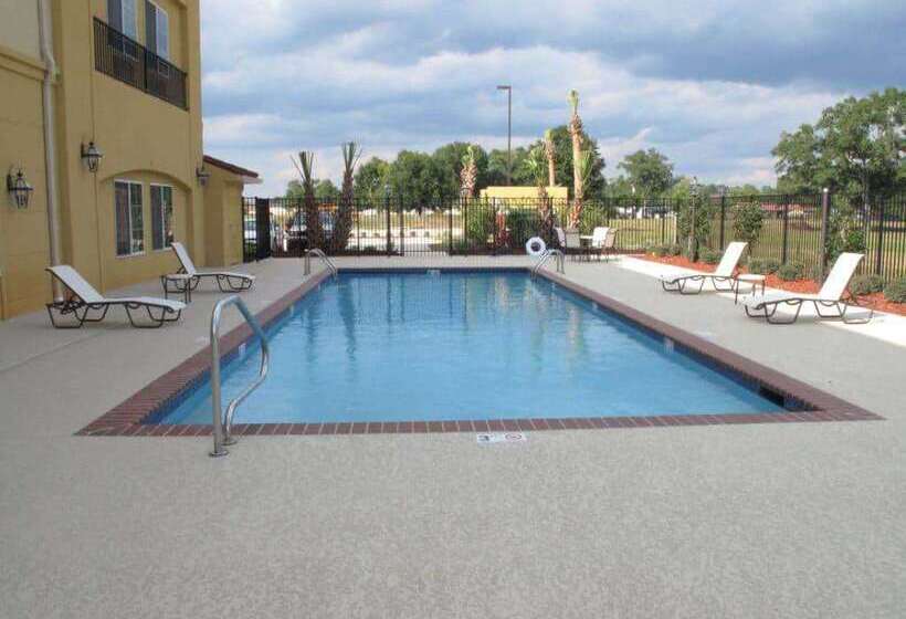 호텔 La Quinta Inn & Suites By Wyndham Hammond