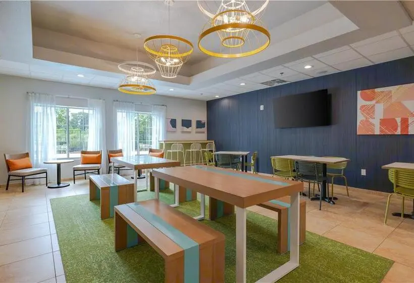 ホテル La Quinta Inn & Suites By Wyndham Hammond