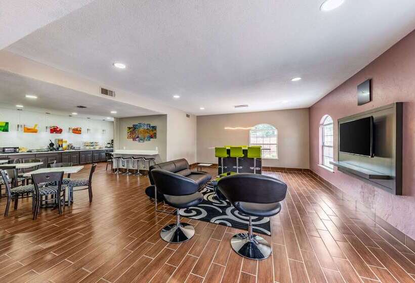 호텔 Quality Inn & Suites Canton