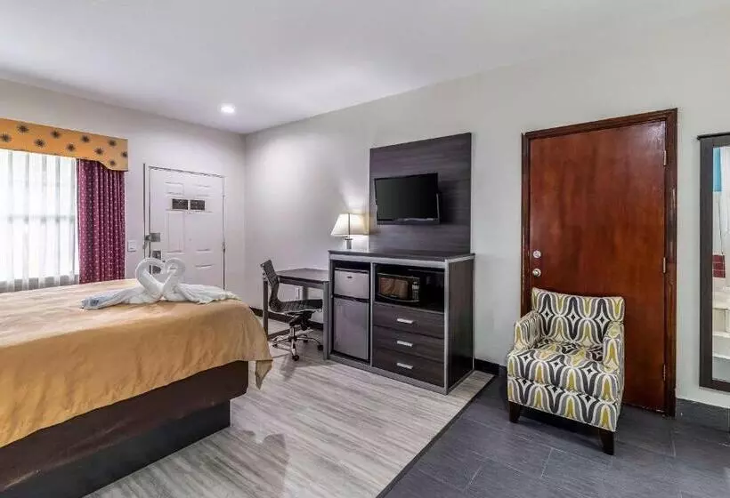 酒店 Quality Inn & Suites Canton