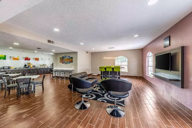 酒店 Quality Inn & Suites Canton