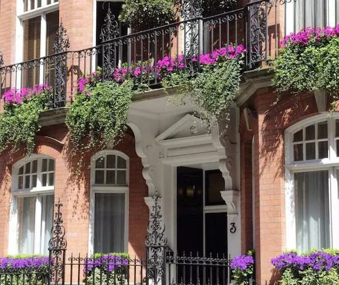 The Athenaeum Hotel & Residences