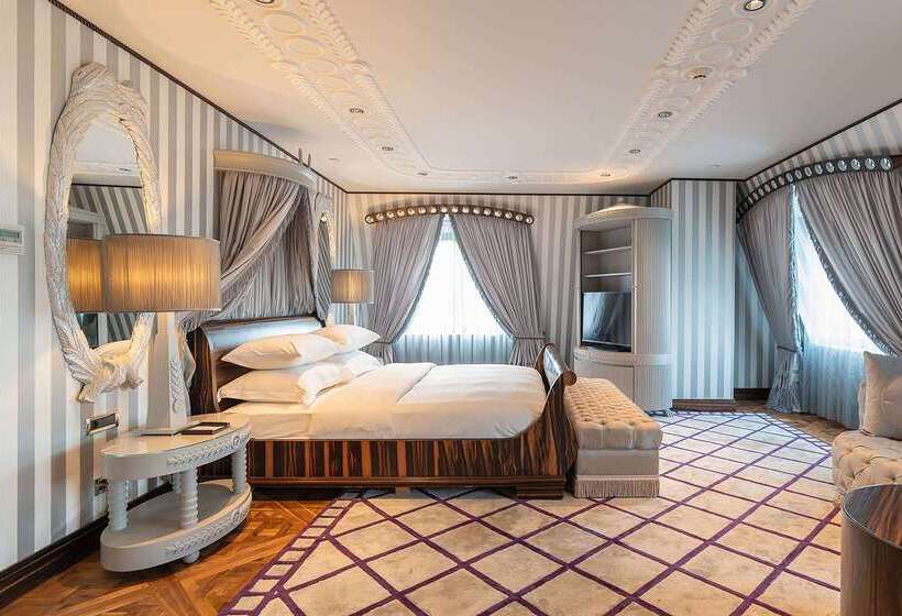 ホテル Wyndham Grand Istanbul Kalamış Marina