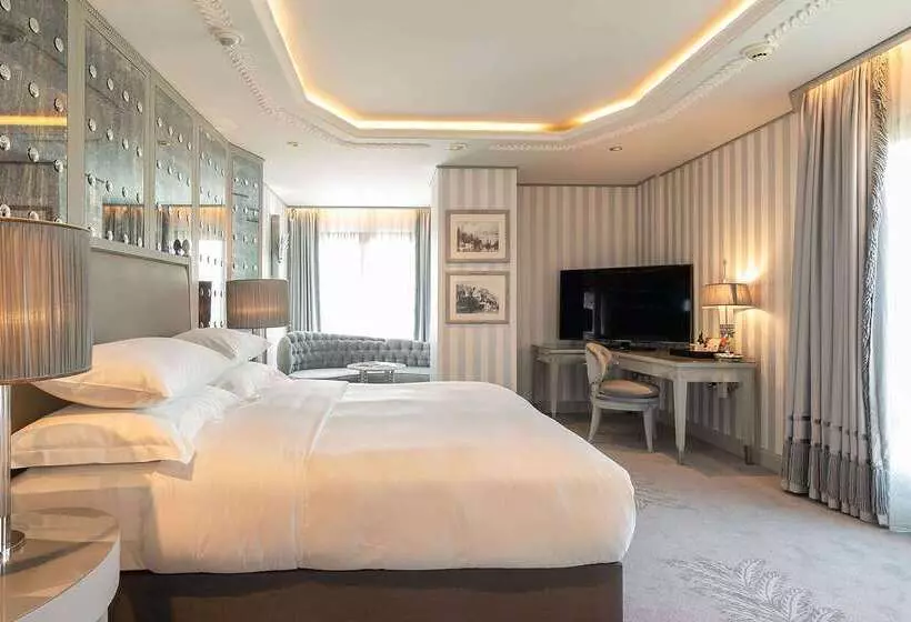 Hotel Wyndham Grand Istanbul Kalamış Marina