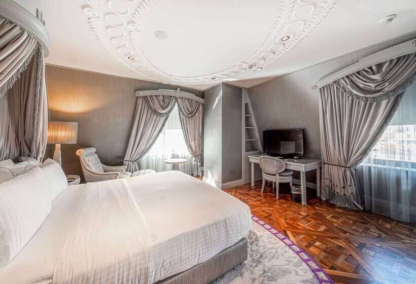 ホテル Wyndham Grand Istanbul Kalamış Marina