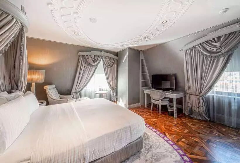 Hotel Wyndham Grand Istanbul Kalamış Marina