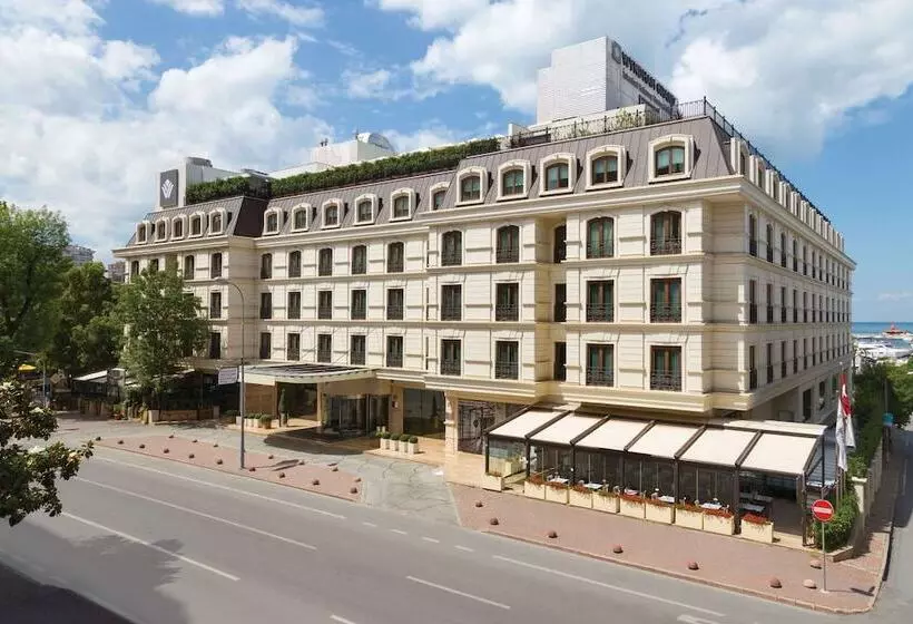 Hotel Wyndham Grand Istanbul Kalamış Marina