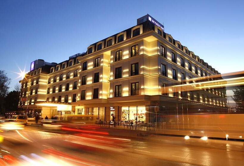 ホテル Wyndham Grand Istanbul Kalamış Marina