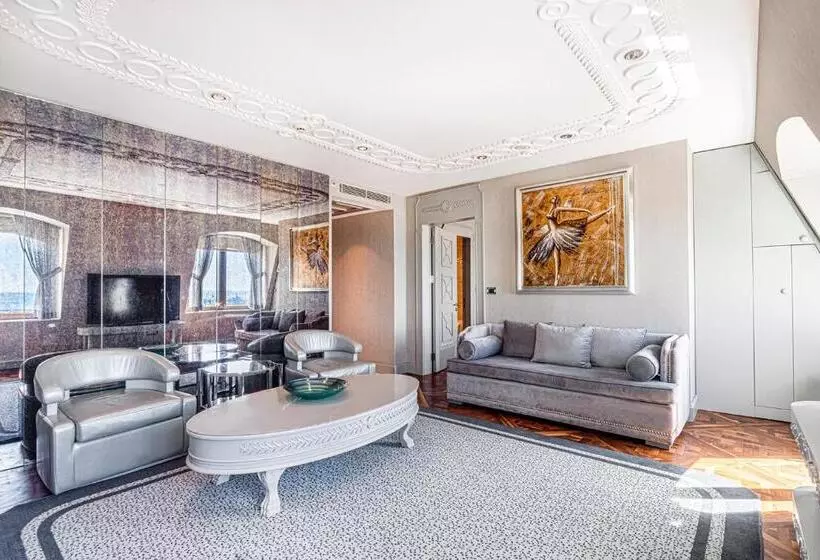 Hotel Wyndham Grand Istanbul Kalamış Marina