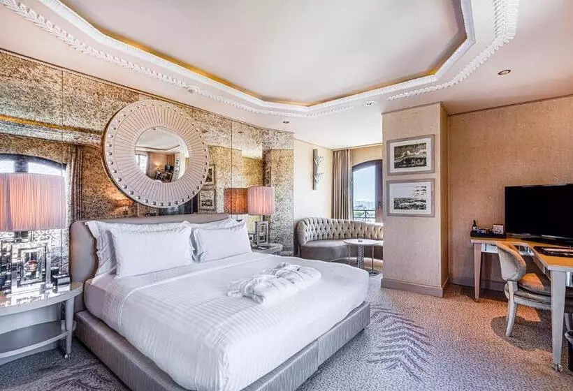 Hotel Wyndham Grand Istanbul Kalamış Marina