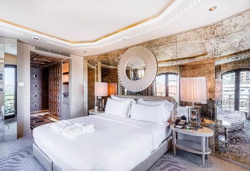 Hotel Wyndham Grand Istanbul Kalamış Marina