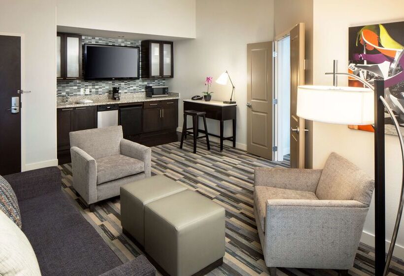 Hyatt House Charlotte Center City