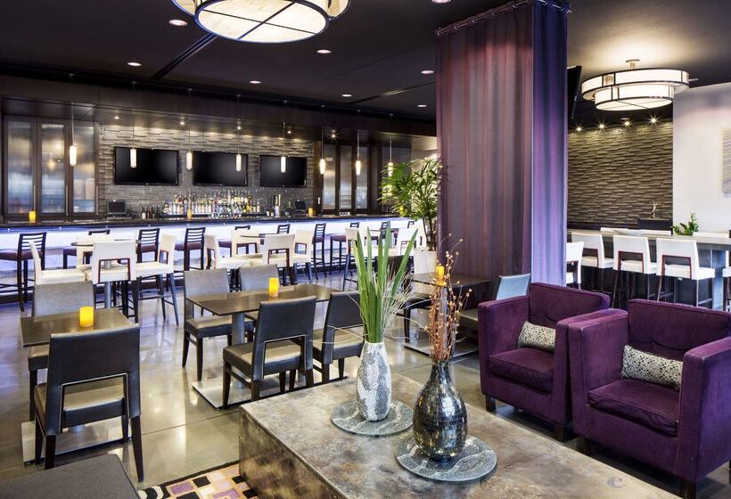 Hyatt House Charlotte Center City