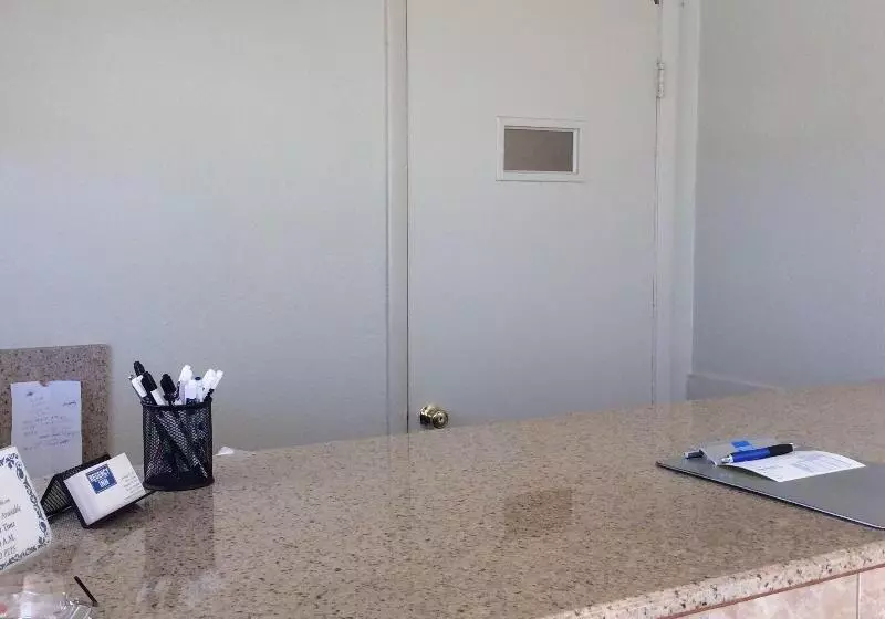 모텔 Regency Inn Comanche