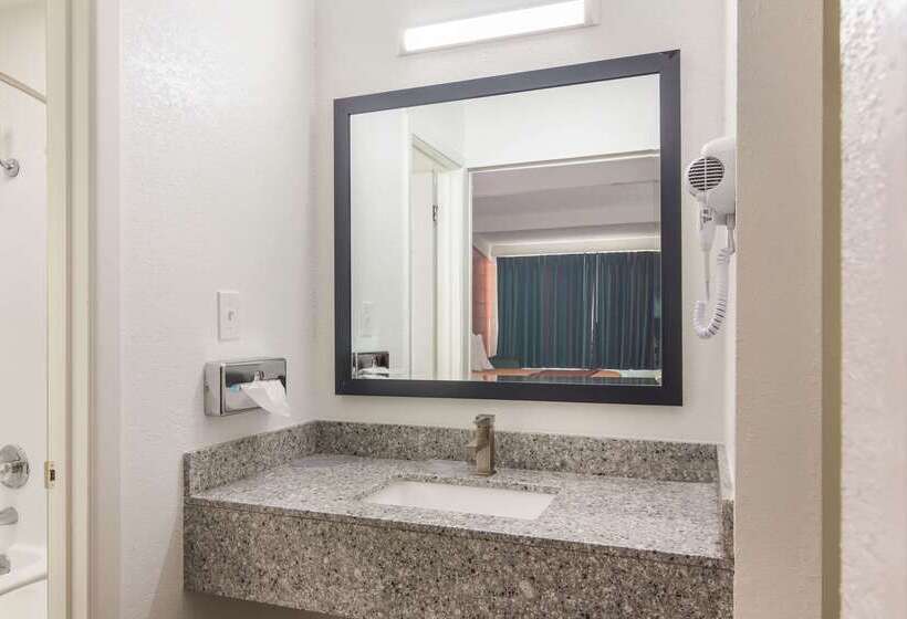 Мотель Rodeway Inn