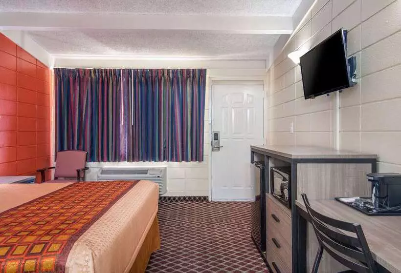 モーテル Rodeway Inn