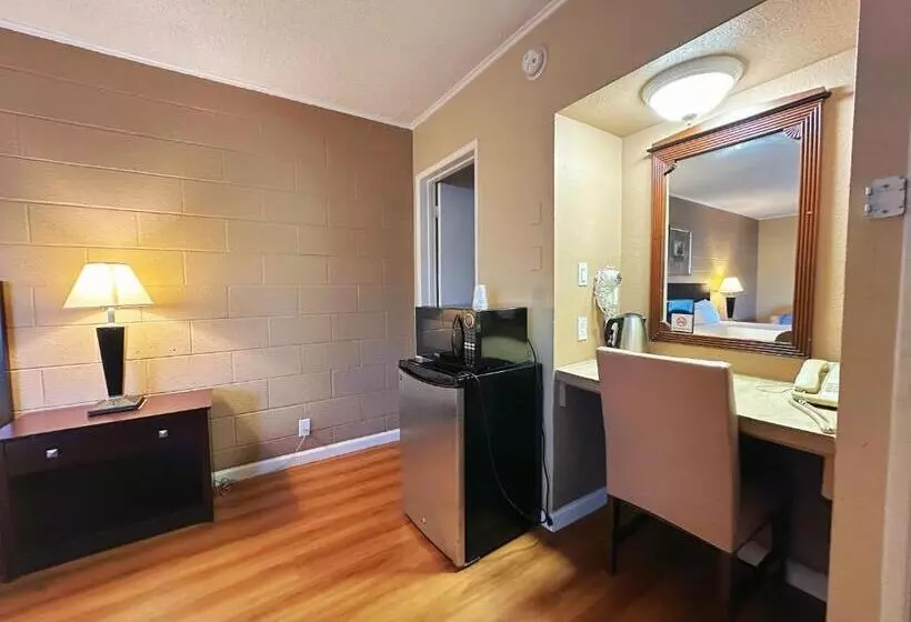 汽车旅馆  Royal Inn And Suites