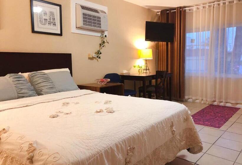 모텔 Royal Inn And Suites