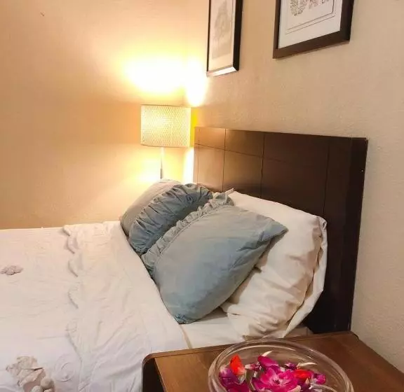 汽车旅馆  Royal Inn And Suites