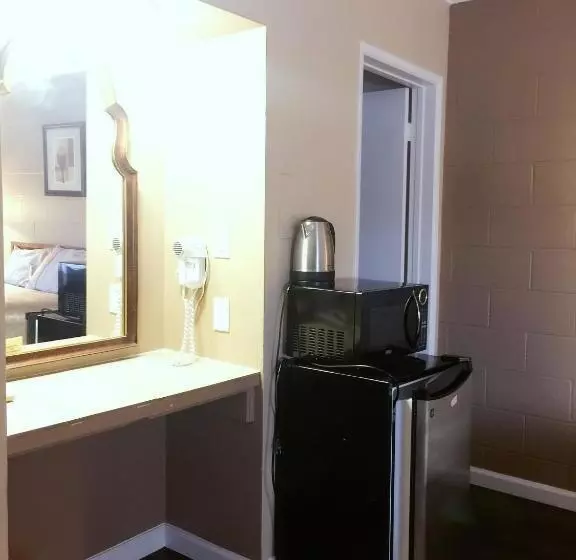 汽车旅馆  Royal Inn And Suites