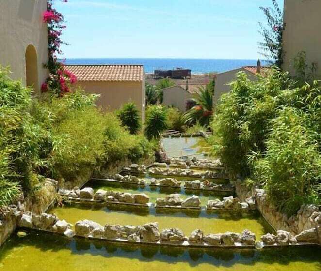 Vila Palmeira Beach Resort