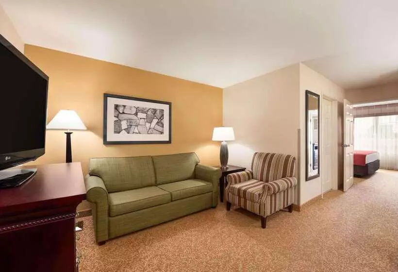 Country Inn & Suites By Radisson, Minot, Nd