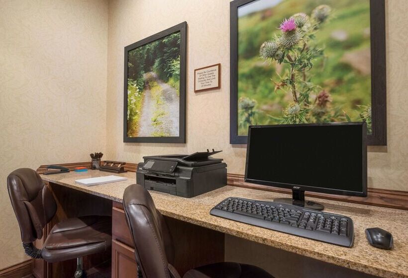 Country Inn & Suites By Radisson, Minot, Nd