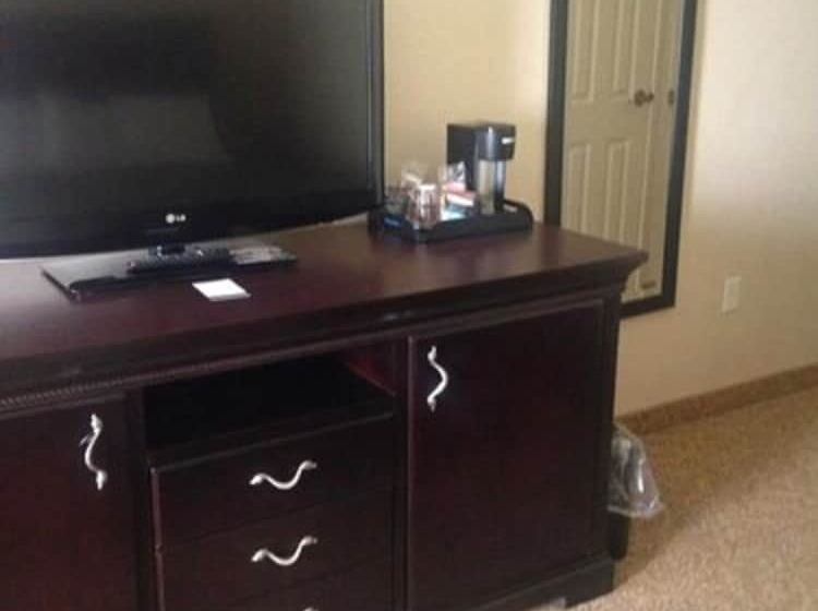 Country Inn & Suites By Radisson, Minot, Nd