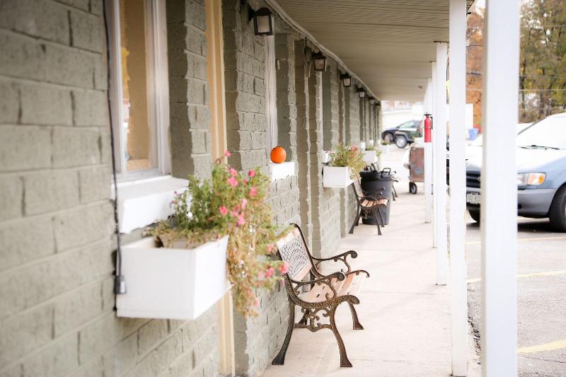 Отель Minecart Motor Lodge