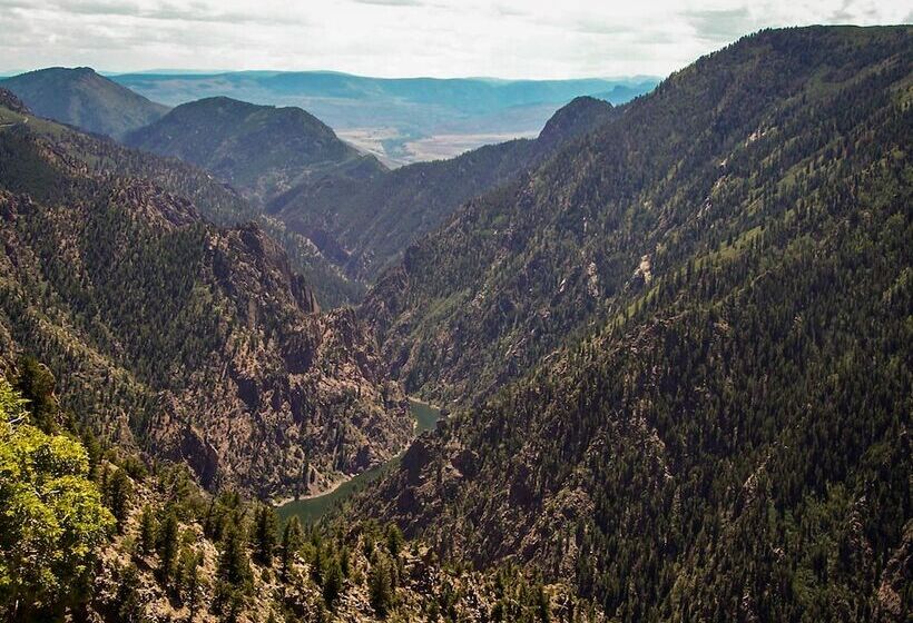 Отель Minecart Motor Lodge