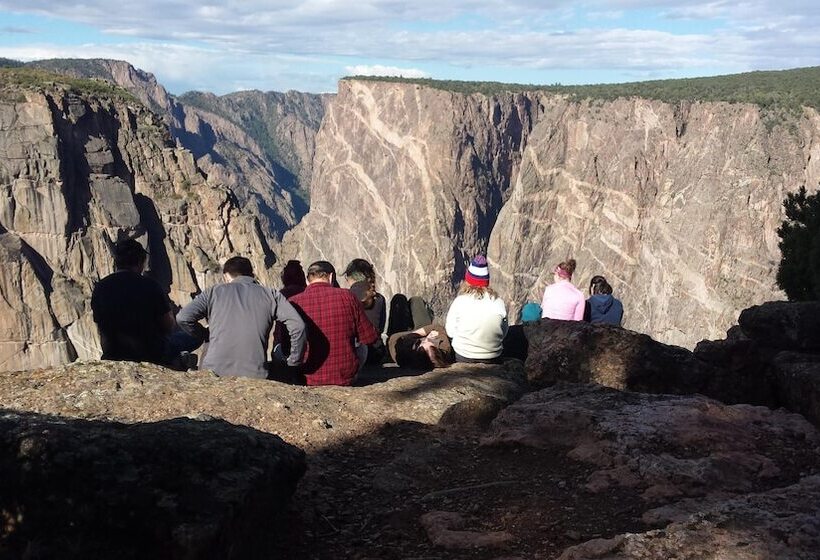 Отель Minecart Motor Lodge