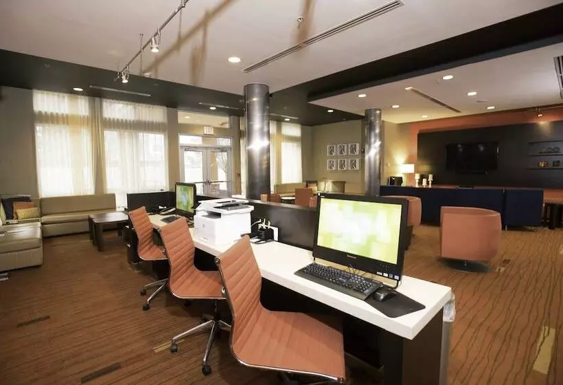 ホテル Courtyard By Marriott Evansville East